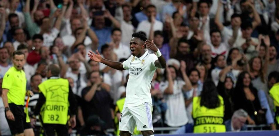 Vinicius Junior celebra tras marcar el primer gol del Real Madrid contra Manchester City en la ida de la semifinal de la Liga de Campeones.