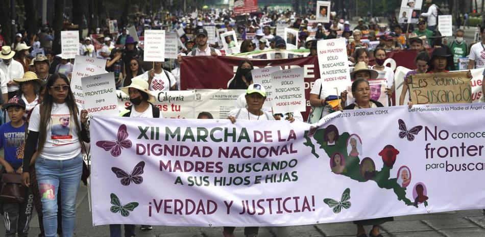 Madres marchan por desaparecidos en México