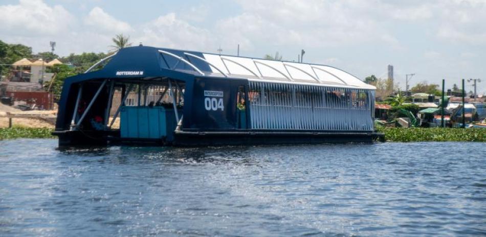 Desde la Dirección General de Dragas, Presas y Balizamiento no se podía apreciar el Interceptor 004, la embarcación que está sirviendo como “camión de la basura acuático” en el río Ozama, donado por los Países Bajos.
