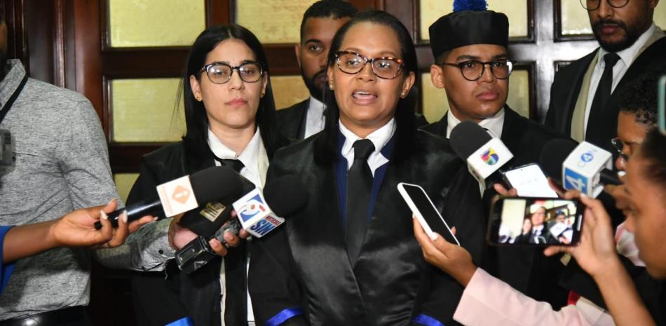 La jueza Yanibet Rivas, del Sexto Juzgado de la Instrucción del Distrito Nacional, recesó para el próximo lunes el juicio preliminar en contra de los imputados del caso Coral 5G, acusados de corrupción