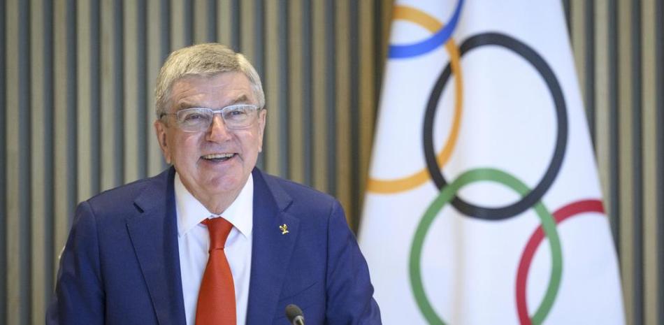 El presidente del Comité Olímpico Internacional (COI), Thomas Bach, habla en la apertura de la reunión de la junta directiva del COI en la Casa Olímpica, en Lausana, Suiza, el martes 20 de junio de 2023.