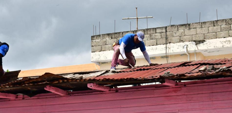 Brigadas remodelan viviendas ubicada en los alrededores de la explosión del pasado 14 de agosto en el centro de San Cristóbal.