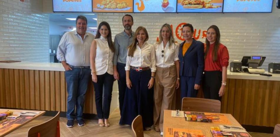 El primer restaurante de Popeyes, marca reconocida en Estados Unidos por la venta de pollo frito, abrirá sus puertas el próximo sábado 14 de este mes en Santo Domingo.
