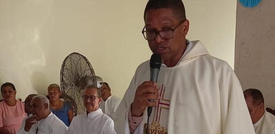 El padre Nelson es párroco de las parroquias San José de Altamira y San Antonio de Padua