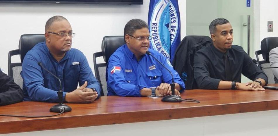 El Centro de Operaciones de Emergencias (COE) ha declarado este viernes siete provincias en alerta roja tras las lluvias que ha dejado el potencial ciclón, cuyo campo nuboso ya ha ingresado a las costas de República Dominicana.