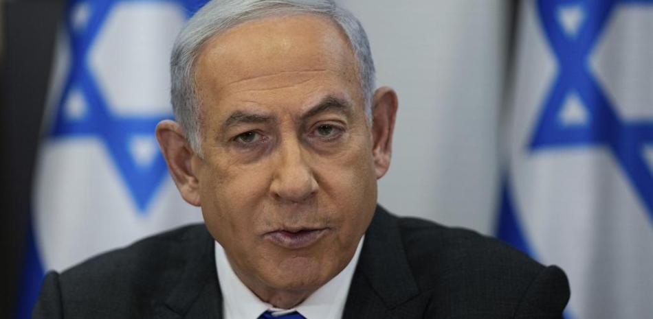 El primer ministro israelí, Benjamin Netanyahu, preside una reunión del gabinete en la base militar de Kirya, que alberga el Ministerio de Defensa israelí, en Tel Aviv, Israel