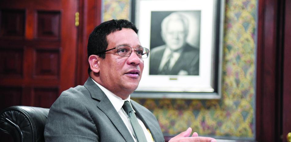El director de Compras y Contrataciones Públicas, Carlos Pimentel.