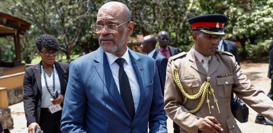 Dirigentes políticos haitianos están forjando una unidad para sustituir al ministro de facto, Ariel Henry, quien no encuentra forma de regresar a Haití.