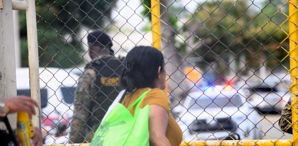 La Dirección General de Servicios Penitenciarios y Correccionales (DGSPC), informó que el director de esa entidad, Roberto Hernández Basilio, sostuvo una reunión con familiares de los internos afectados por el siniestro, con la finalidad de informales sobre la situación actual de sus parientes.