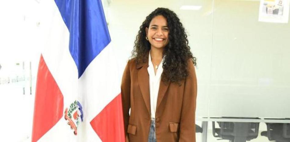 Con 26 años, Nicole Pichardo aspira a ocupar una curul en la Cámara de Diputados en representación de Santo Domingo Oeste, con propuestas a favor de la educación y los derechos de las mujeres.