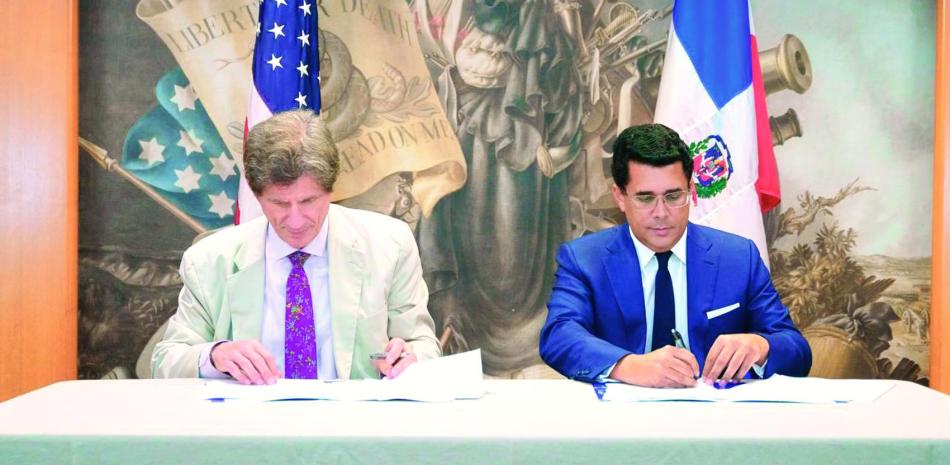 El país cierra acuerdo de cielos abiertos con Estados Unidos