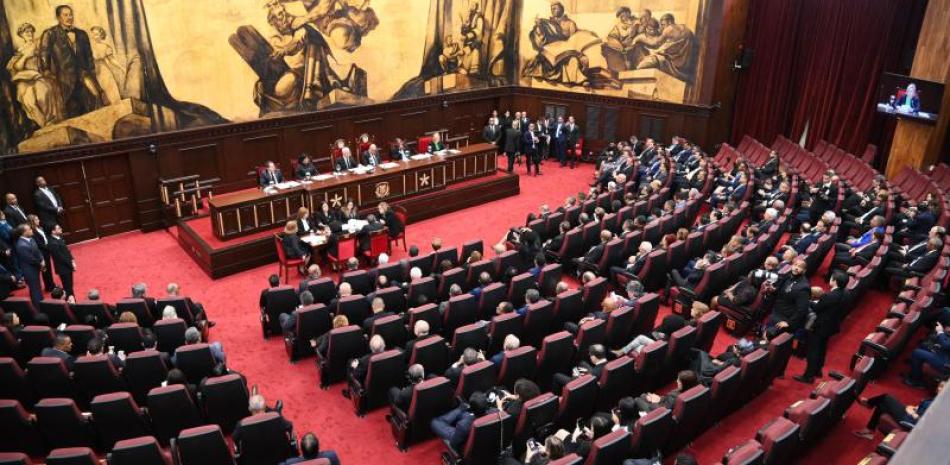 El Congreso Nacional aprobó este miércoles trasladar hasta el Teatro Nacional Eduardo Brito el acto de juramentación del presidente Luis Abinader, quien ocupará su segundo periodo presidencial 2024-2028.