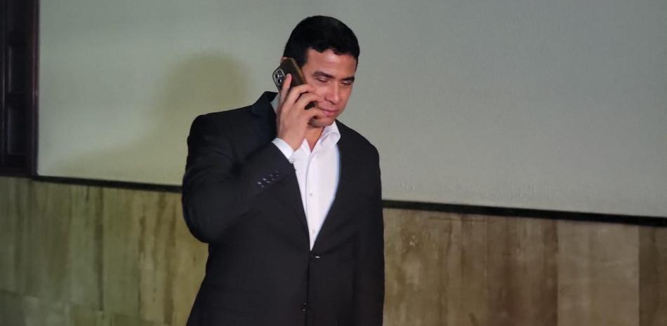 Un tribunal levantó la prisión domiciliaria y quitó el grillete electrónco al exjefe del Cuerpo de Seguridad Presidencial (Cusep), mayor general Adán Cáceres Silvestre, el principal imputado en el caso de corrupción denominado Coral.