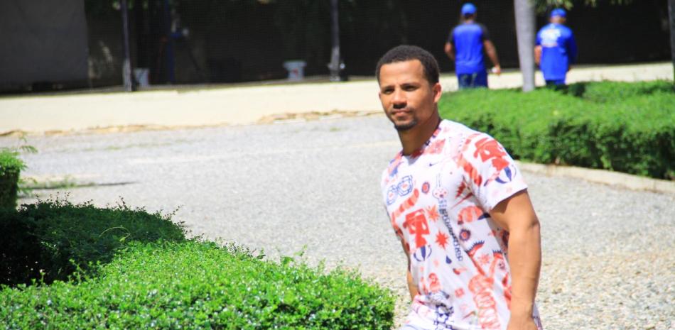 Francisco Mejía mientras llegaba a las instalaciones del Licey, equipo al que se integró.