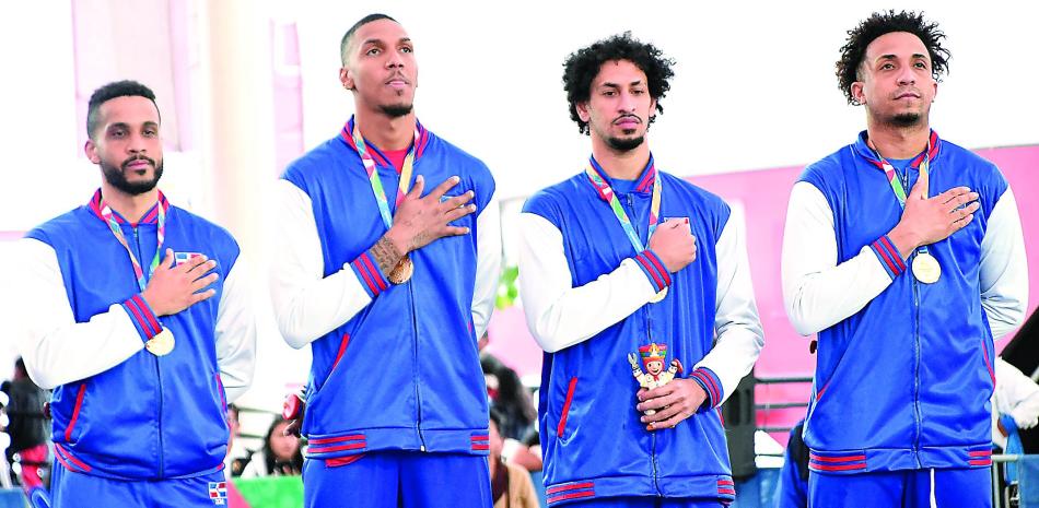 En la gráfica los integrantes del plantel dominicano de basquet 3X3 que logró la resea dorada en los Juegos Bolivarianos.