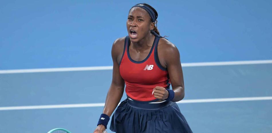 Coco Gauff reacciona luego de marcar un punto frente a Iga Swiatek a quien venció.