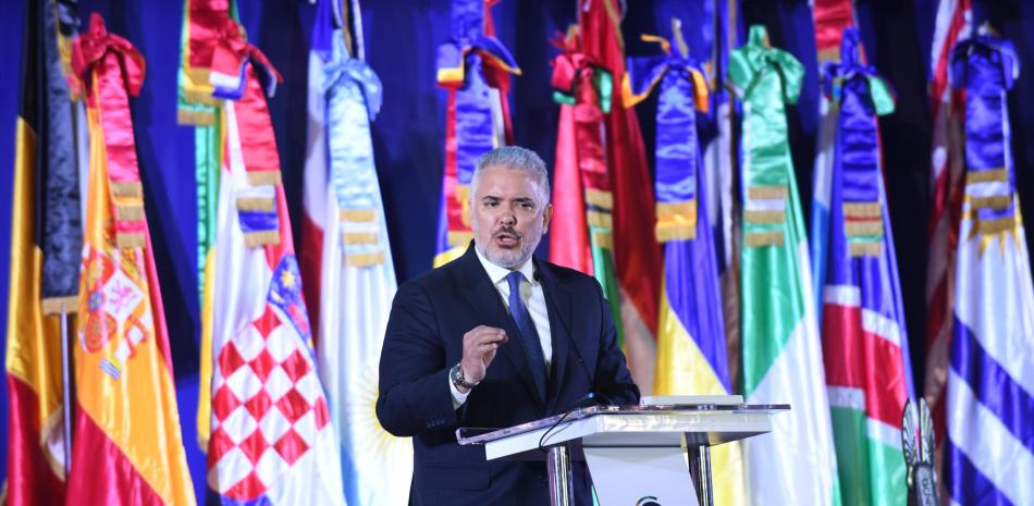 El expresidente colombiano Iván Duque habla en la apertura del World Law Congress el domingo por la noche, celebrado en la Universidad Autónoma de Santo Domingo (UASD).