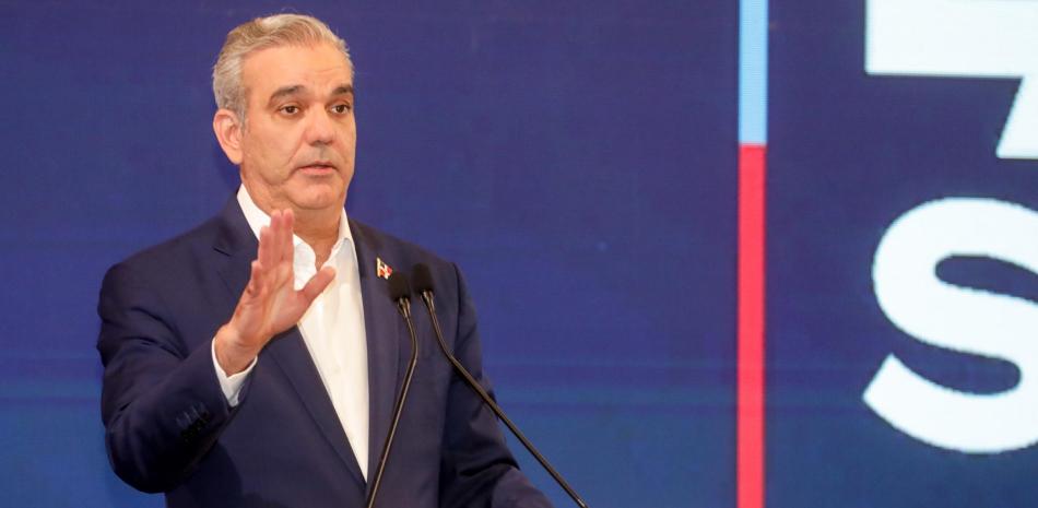 Abinader afirma entrada de aviones militares de Estados Unidos es algo "rutinario"