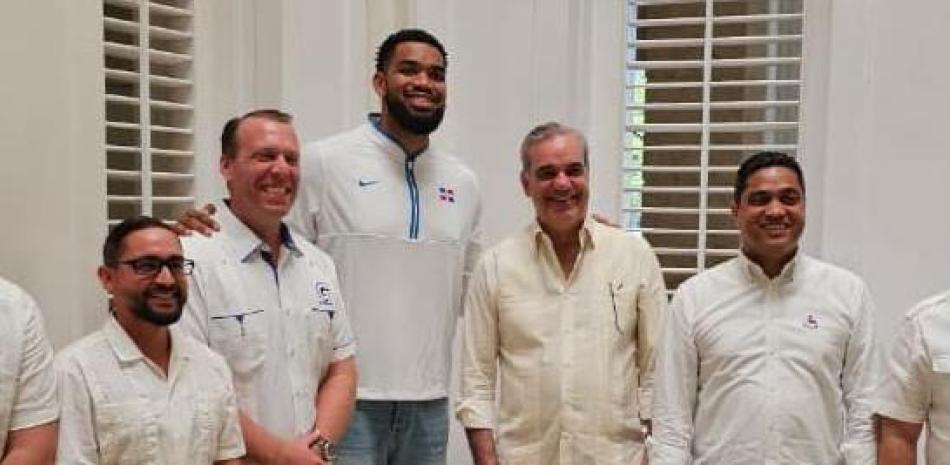 La edificación se levantará con aportes del Gobierno dominicano y del baloncestista Karl-Anthony Towns Cruz.