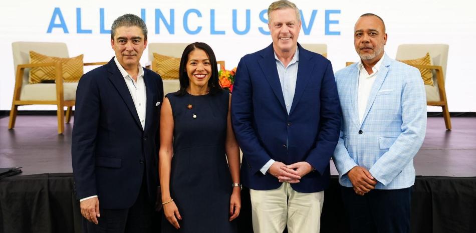 Leandro Castillo, Grisel Cordones, Craig  Smith y Hilario Peralta