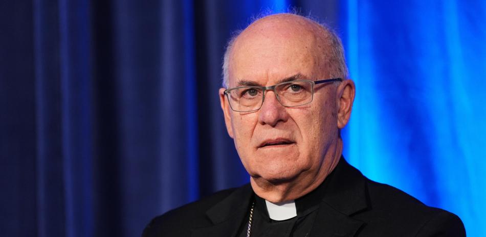 El obispo Kevin C. Rhoades, presidente de la comisión para la libertad religiosa de la Conferencia de Obispos Católicos de Estados Unidos, habla en una conferencia.