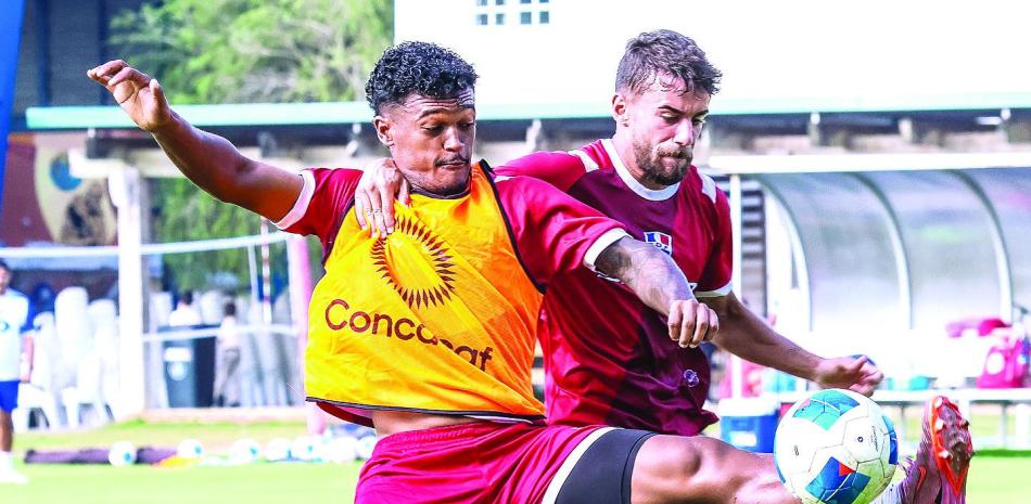 Omar De la Cruz en uno de los tantos momentos de acción para Cibao FC.