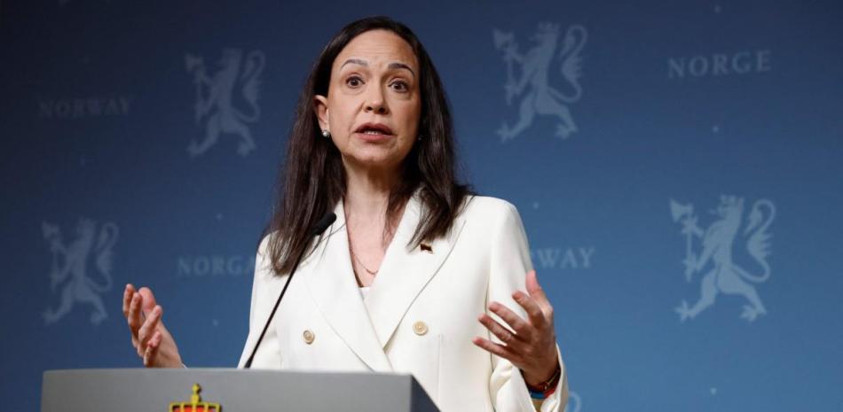 La ganadora del Premio Nobel de la Paz, María Corina Machado, pronuncia un discurso en una rueda de prensa el 11 de diciembre de 2025 en las instalaciones de representación del gobierno noruego en Oslo.