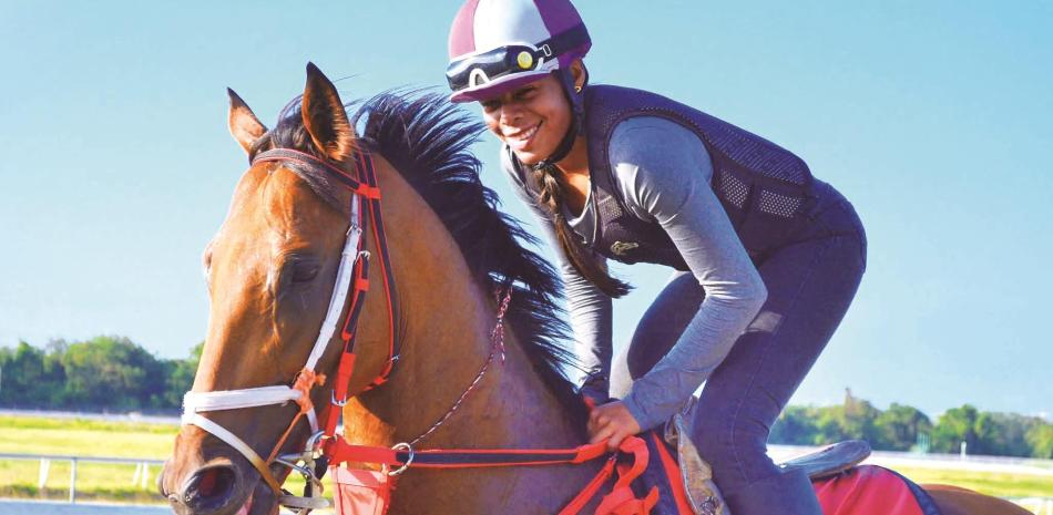 Kitsy Ycaza, en 2024, se convertió en la primera mujer que logra ganar un clásico en la historia del hipismo dominicano.