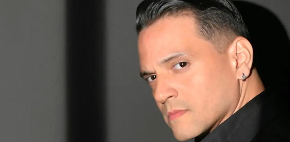 With emotional words, art and show figures fire choreographer Ivan Tejada