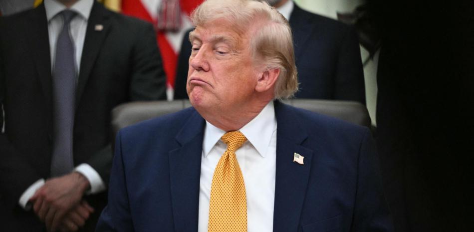 Trump propone subir en 570 dólares las tarifas para obtener la ciudadanía de EE.UU.