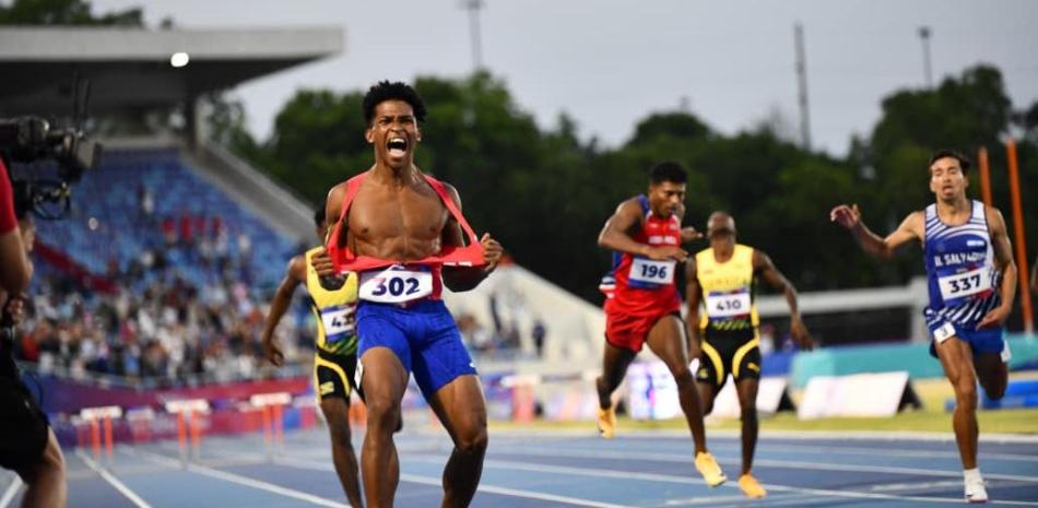 La felicidad por sumar dos medallas de oro le duró solo 15 minutos al atletismo dominicano