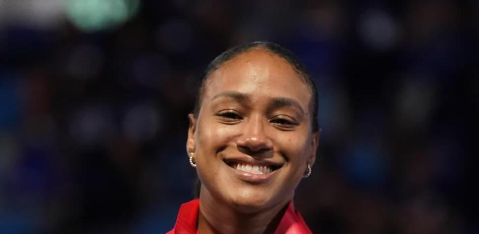 Penélope Polanco se alza con la medalla de oro en el kumite femenino