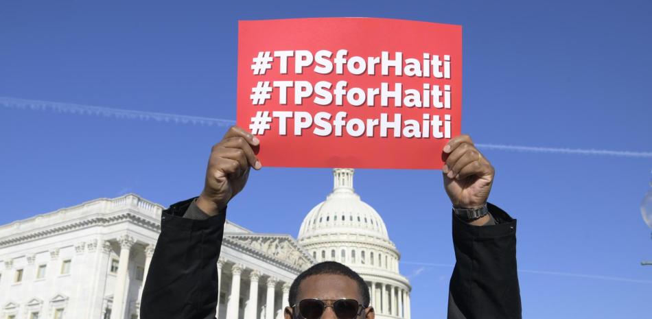 Estados Unidos deporta a más de 150 haitianos tras el término del TPS