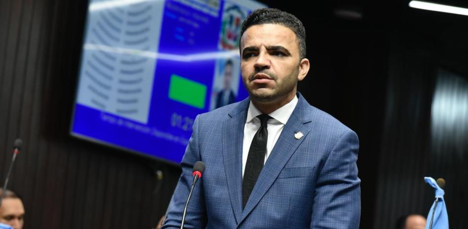 Diputado Nelson Saulo Vega condiciona su permanencia en el Congreso a demandas sociales