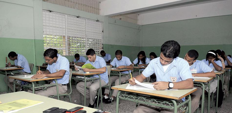 Importancia. El Ministerio de Educación dijo que con la apliación de las pruebas se persigue contar con información confiable respecto a los logros alcanzados por los estudiantes en las áreas de lengua española, matemática, ciencias sociales y ciencias naturales.