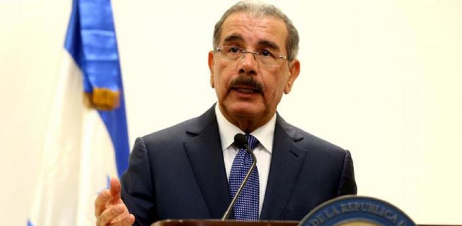 Control. El presidente Danilo Medina prohibió el uso de vehículos en actividades proselitistas.