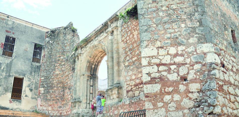 Oposición. Icomos califica el proyecto de recostrucción de estas ruinas como inadmisible y violatorio de las políticas de conservación de monumentos.
