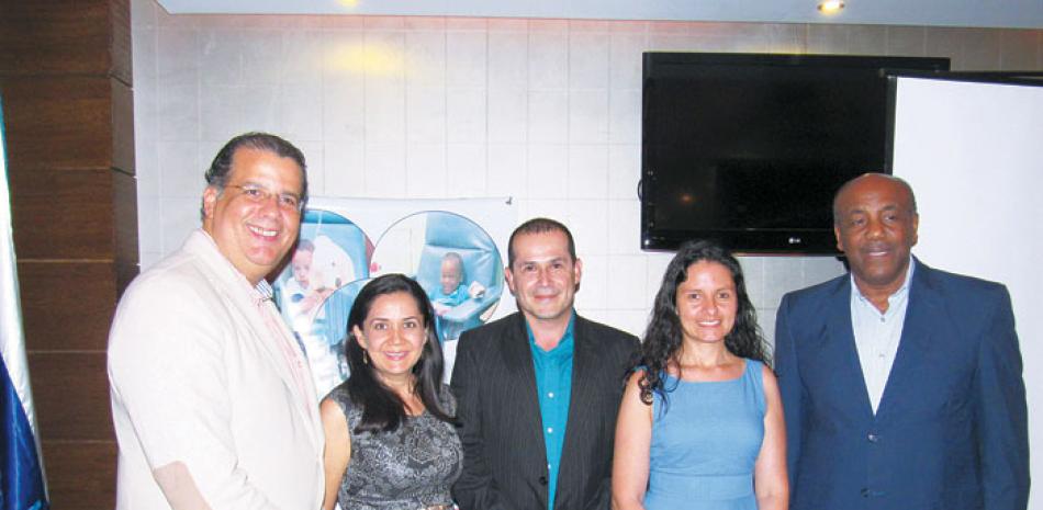 José Ramírez, Jessica Esquivel, Carlos Rodríguez, Karla Garita y Antonio Almonte.