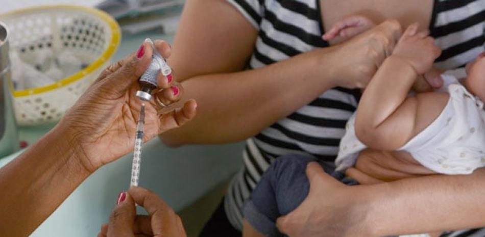 Desabastecimiento. En centros de vacunación de la capital confirmaron ayer que tanto la vacuna contra el neumococo, como la Pentavalente, para niños menores de un año, no están disponibles. Sin embargo el Programa de Ampliado de Inmunizaciones (PAI) afirma que se conservan 1,650 dosis de la primera y 22 mil de la segunda.