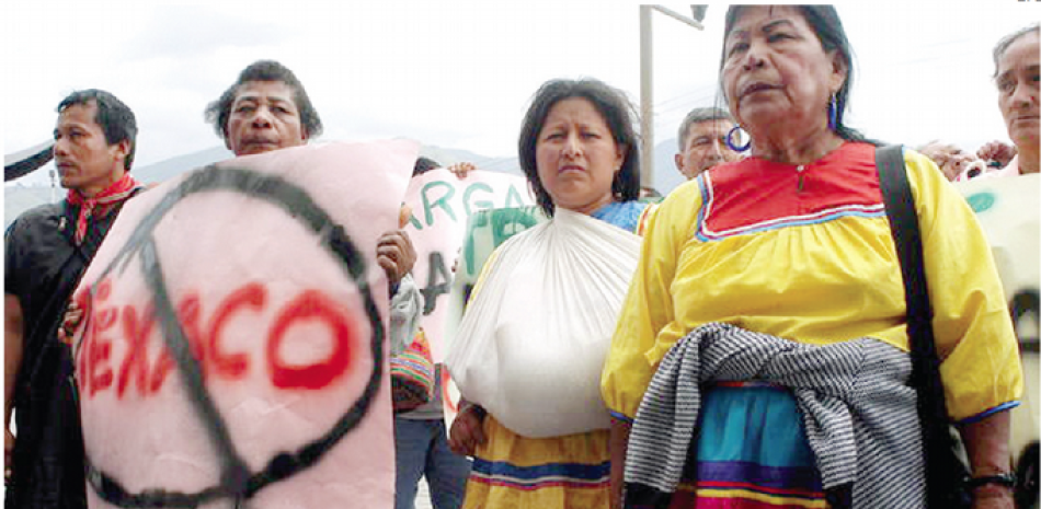 Razones. La demanda inicialmente fue presentada por Ecuador, para apoyar las acciones legales de indígenas y colonos de la Amazonía, contra la petrolera Chevrón, por supuesto grave daño ambiental a sus tierras.