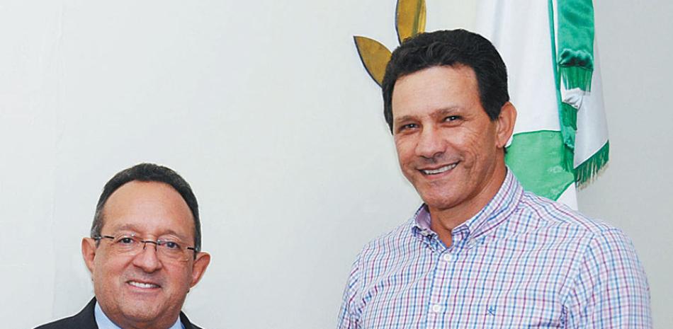 Ángel Estévez. entrega más de RD$29 millones a productores.