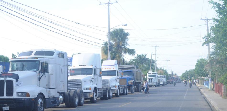 Conflicto. Los camioneros dominicanos realizaron un paro de labores debido a las agresiones e inseguridad que existe en el transporte mercancías en territorio haitiano.