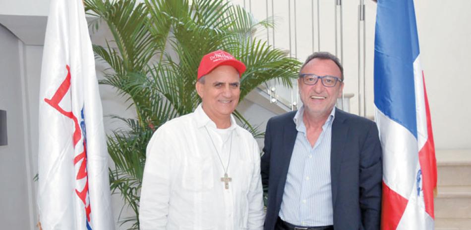 Padre Ángel Sánchez y Marco Focardi.