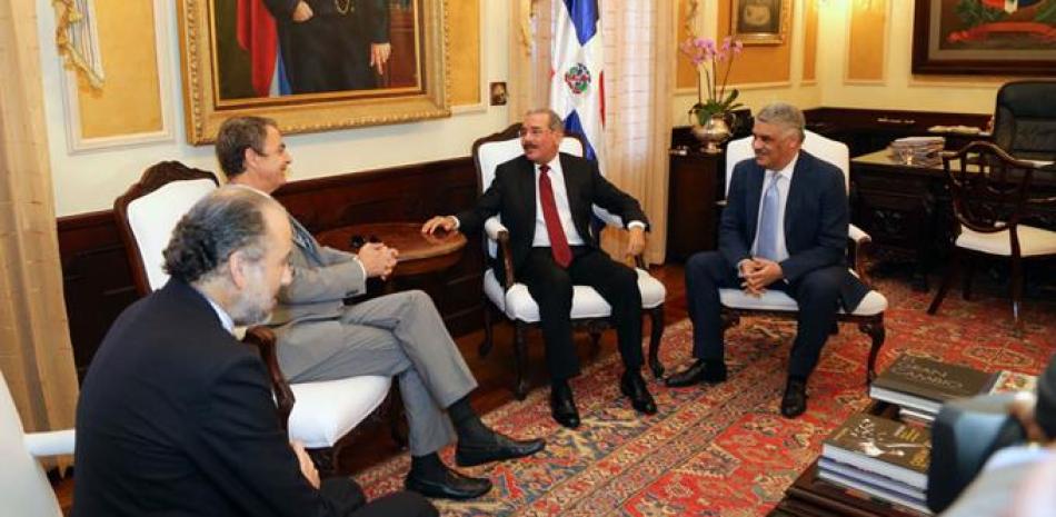 El presidente Medina recibió a Rodríguez Zapatero y Miguel Vargas.