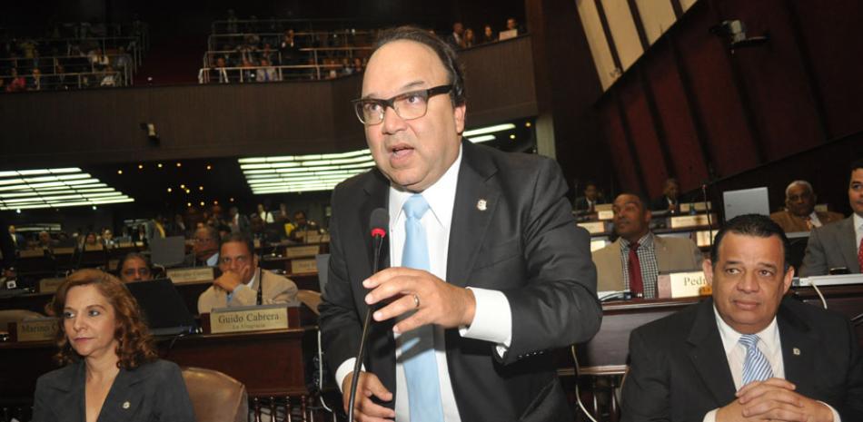 Legislación. Vinicio Castillo Semán, diputdo de la Fuerza Nacional Profresista (FNP).