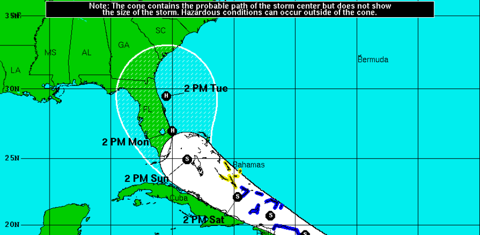 A las ocho de esta noche, esta es la trayectoria que mantenía la tormenta Erika, que se espera afecte mañana al país.