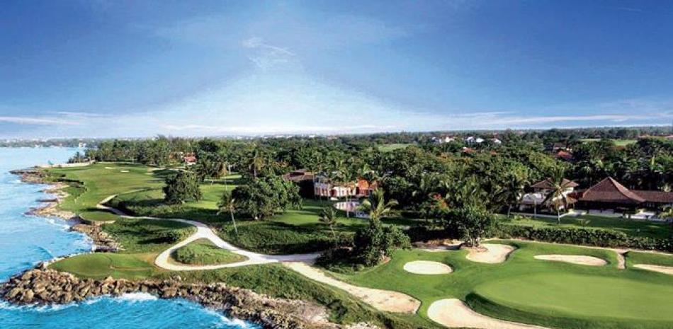 Diente de Perro. Calificado como el número 1 de los campos de golf del Caribe y el numero 42 dentro de los 100 mejores en todo el mundo para el año 2009, por la Golf Magazine. Este atrae a los mejores golfistas profesionales aficionados del mundo.