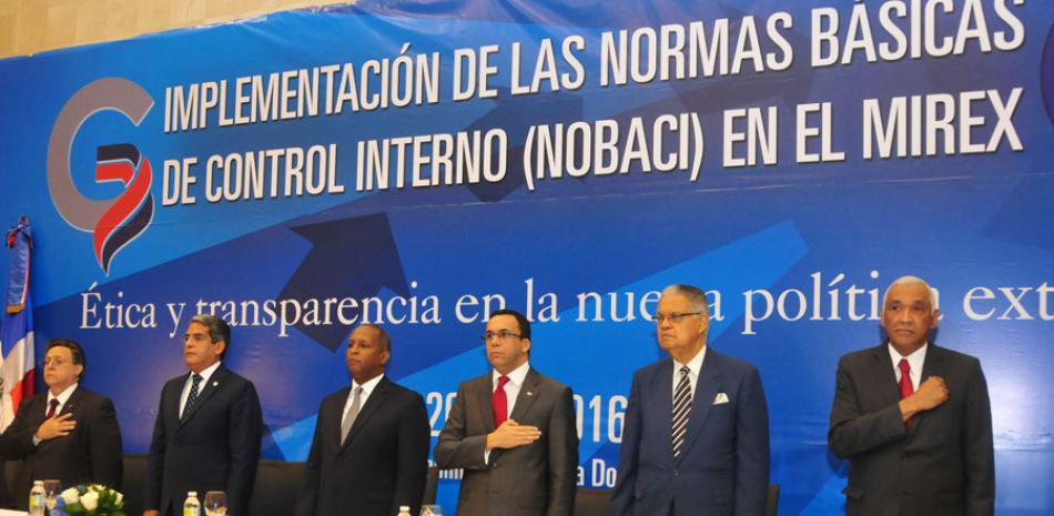 Transparencia. El canciller Andrés Navarro dijo que esas normas marcan nuevos pasos en el Ministerio de Relaciones Exteriores.