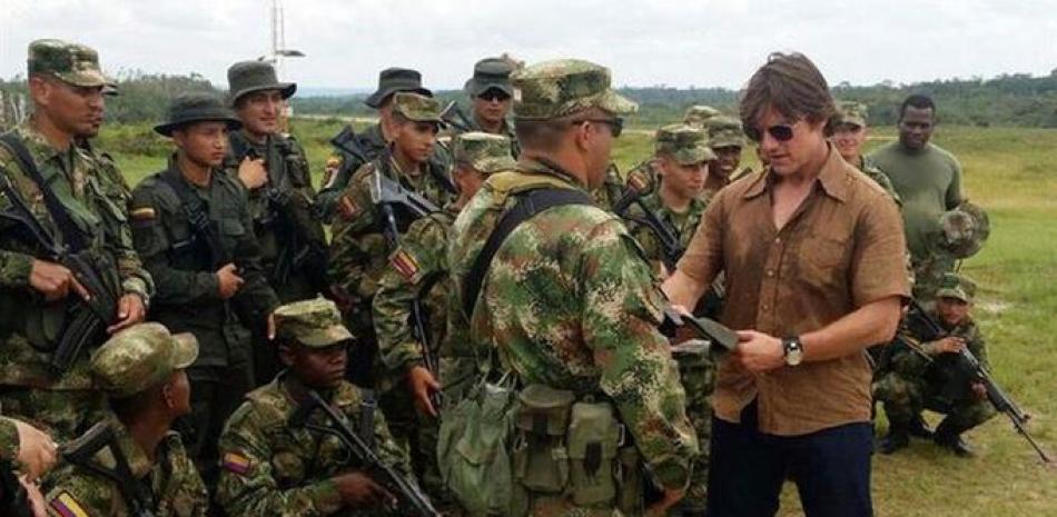Celebridad. A finales de agosto, Tom Cruise visitó una guarnición del ejército en el selvático departamento de Amazonas. El actor fue recibido por soldados del Batallón de Infantería de Selva No. 50 General Luis Acevedo Torres, ubicado en Araracuara, un remoto caserío en medio de la selva amazónica.