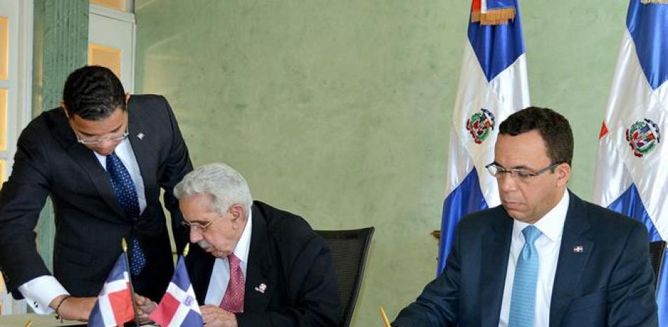 Convenio. Andrés Navarro y José Joaquín Pérez Saviñón cuando firmaban el acuerdo de cooperación.